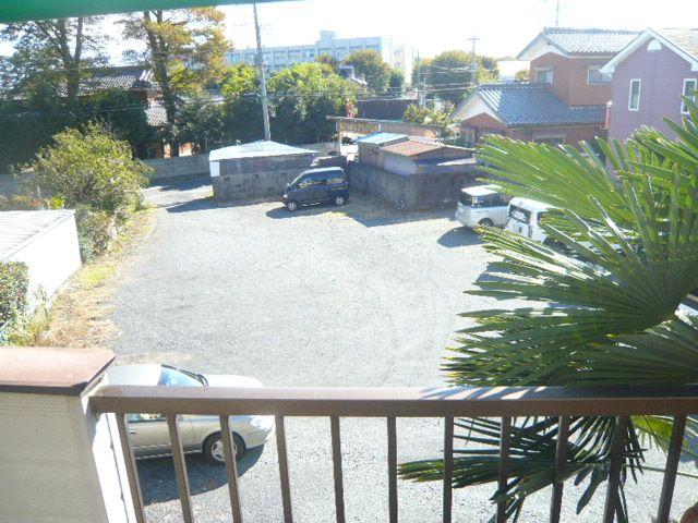 View photos from the dwelling unit. Shoot the south side from the second floor