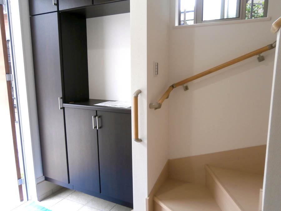 Entrance. Was building completed. Such as the actual image from per yang, We have to wait all the time so you can see directly. 