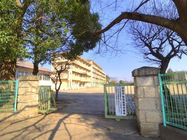 Junior high school. Kamitaira 1100m until junior high school