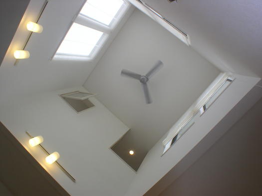 Same specifications photos (Other introspection). Open feeling of the atrium. 