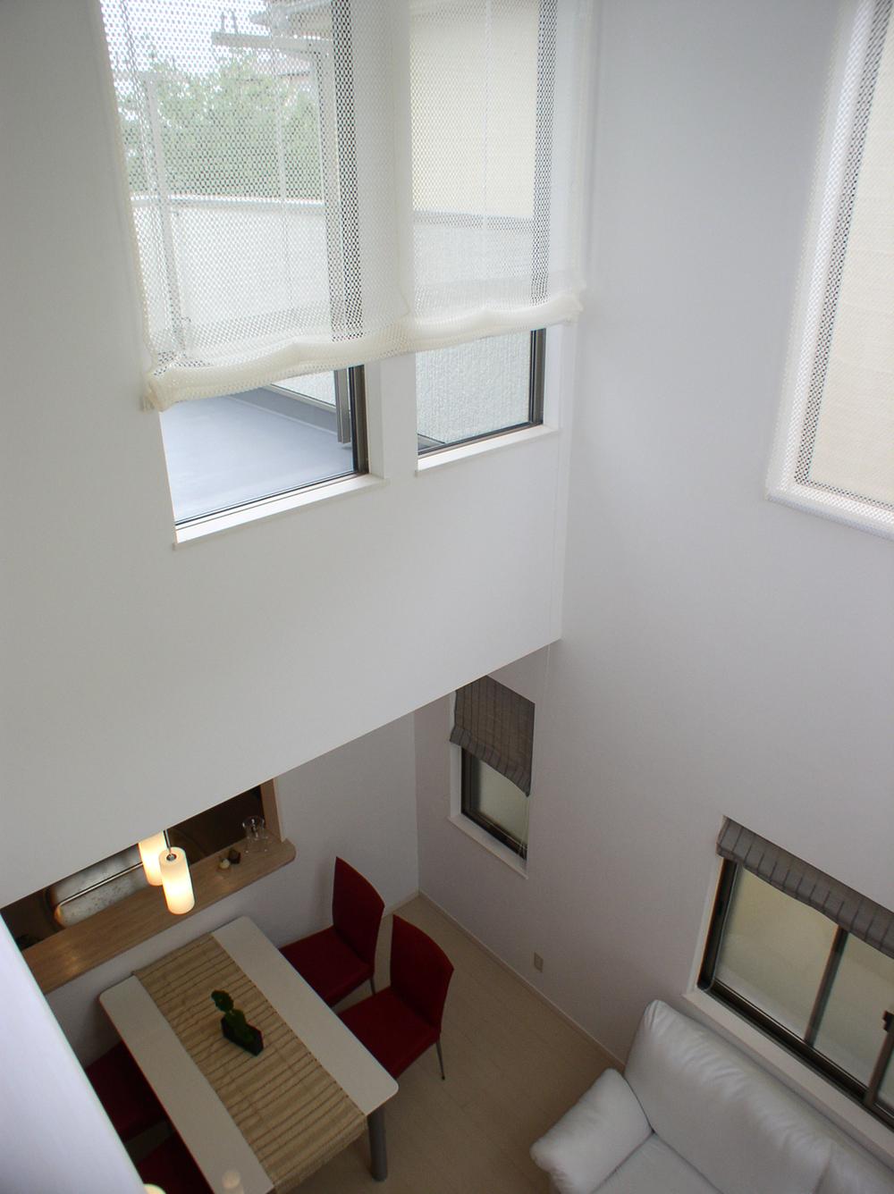 Same specifications photos (Other introspection). Overlooking the living room from the children's room. 