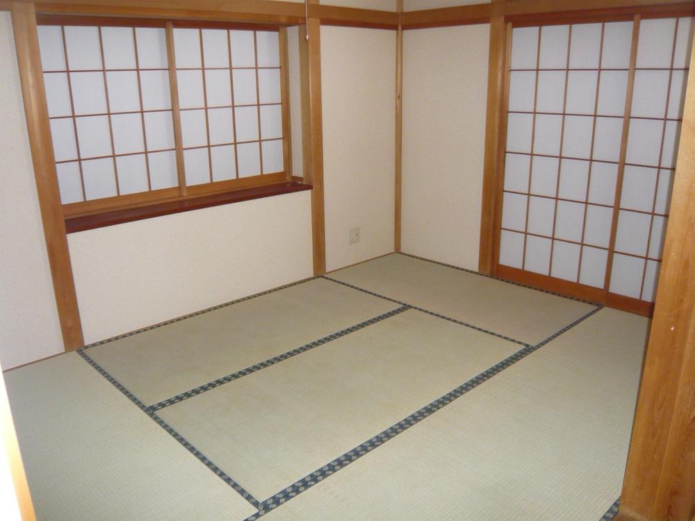 Other introspection.  ■ Japanese-style room!