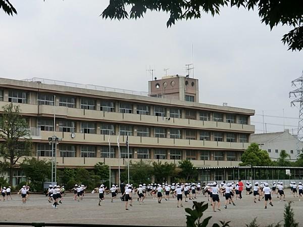 Primary school. Higashimachi until elementary school 750m