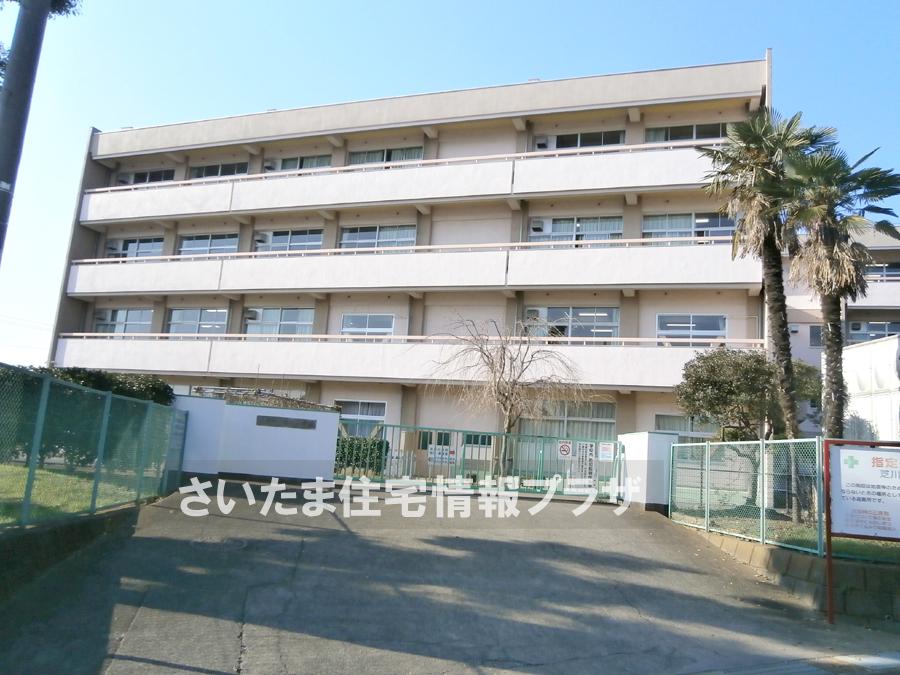 Primary school. Ageo Municipal Shibakawa to elementary school 723m