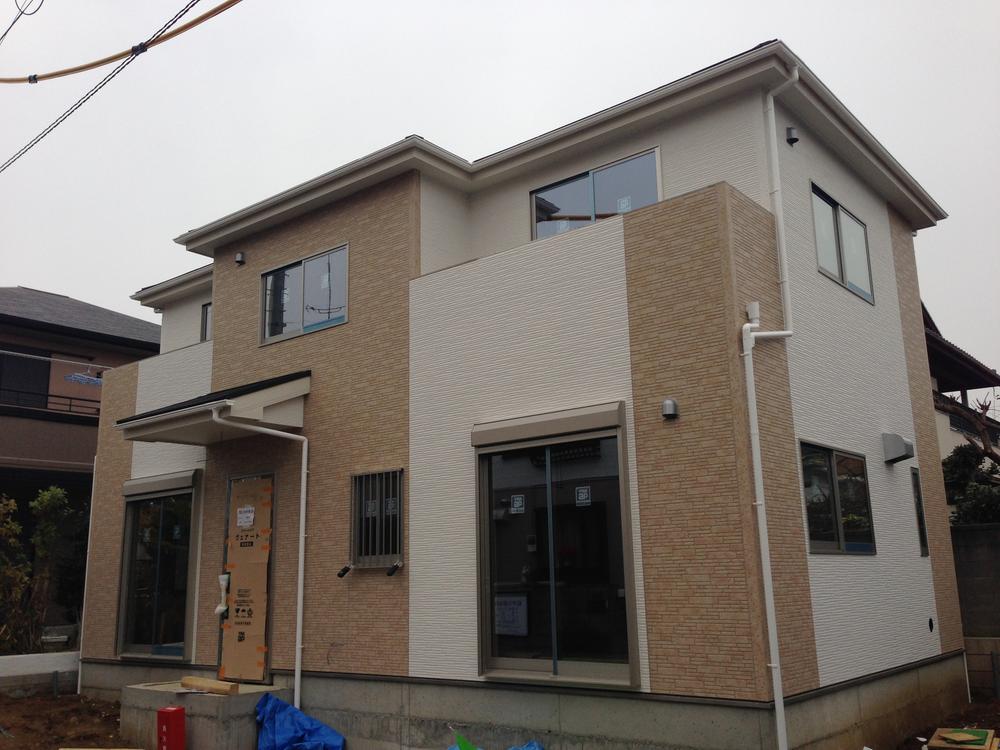 Local appearance photo. Local (12 May 2013) Shooting