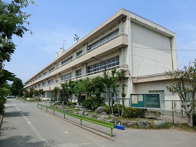 Primary school. Ageo Tatsuhigashi to elementary school 1040m