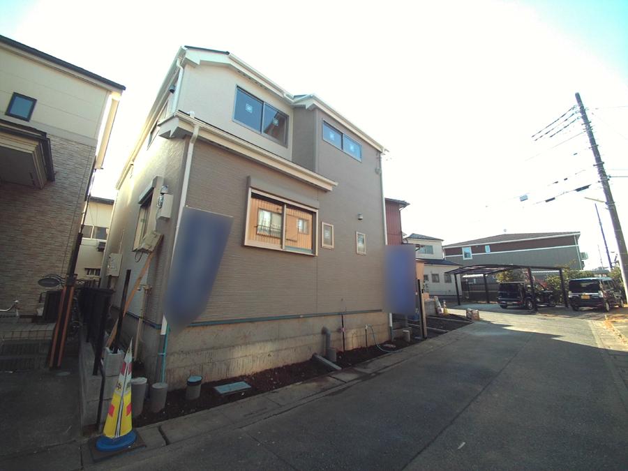 Local photos, including front road. We offer the same use the finished model house of this property. Please feel free to contact us.