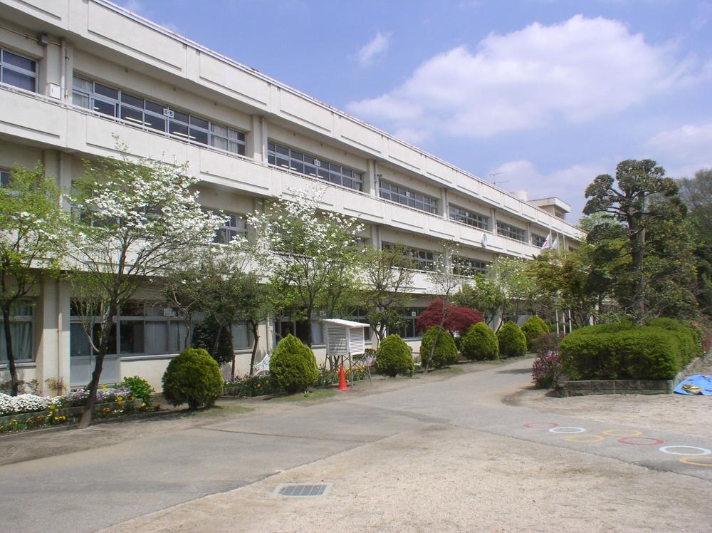 Primary school. 230m to Oishi elementary school