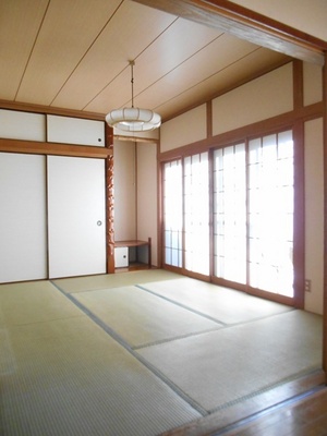Living and room. 1F Japanese-style room