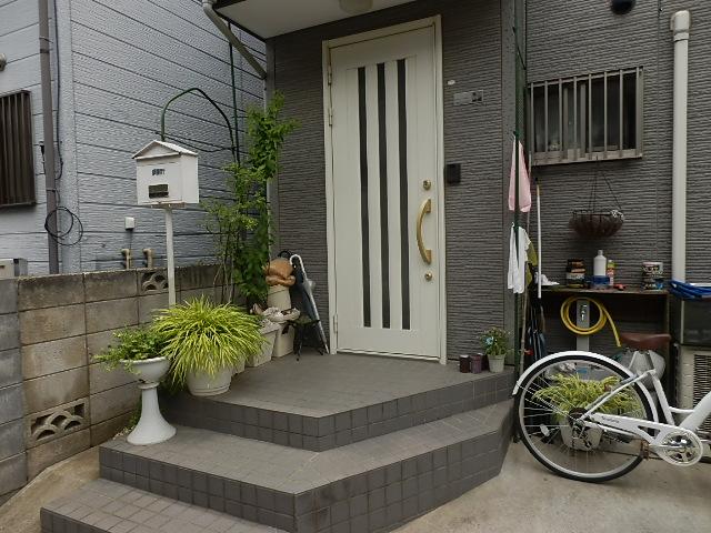 Entrance. Entrance with sex appeal. You can put also Ueki, etc. in front of the eye.