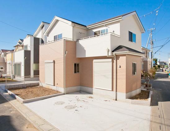 Local appearance photo. 1 Building