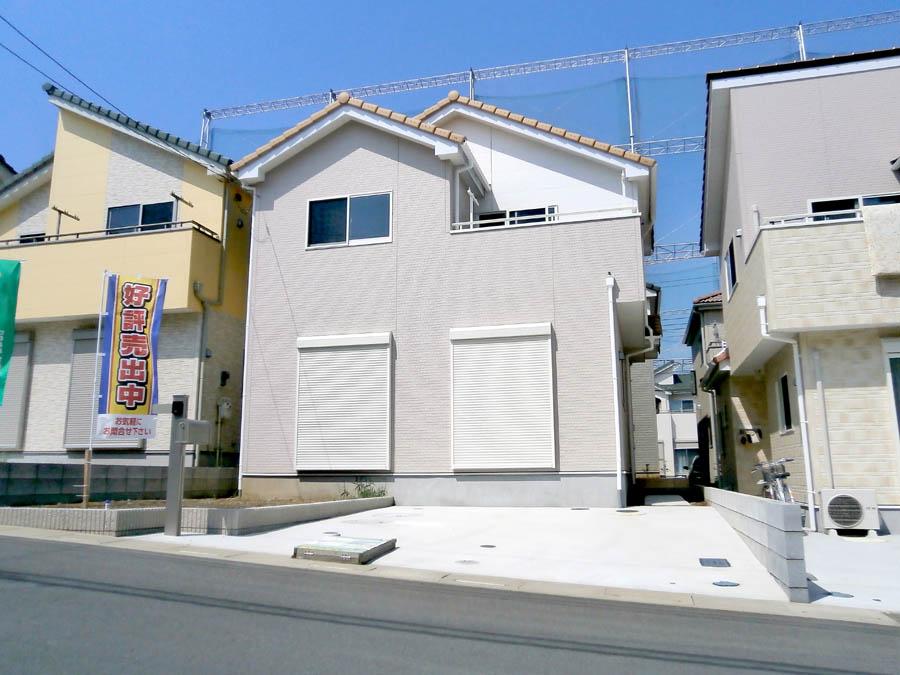 Local photos, including front road. Was building completed. Such as the actual image from per yang, We have to wait all the time so you can see directly. 