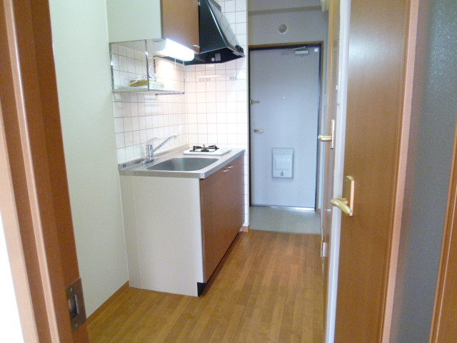 Kitchen. Kitchen part is hardly confined smell has become separate from the Western-style