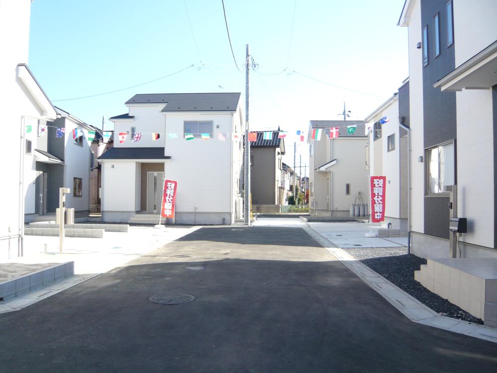 Local photos, including front road. ● is the development site of the spacious space! 