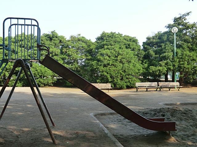 park. Asamadai 2222m to a large park