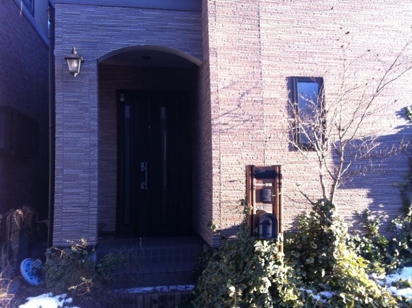 Entrance. Local (February 2013) Shooting Entrance approach to imagine a nice room