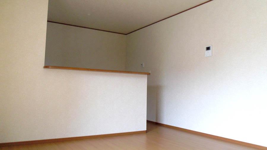 Living. Was building completed. Such as the actual image from per yang, We have to wait all the time so you can see directly.