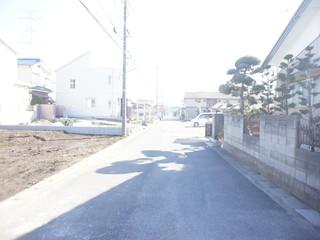 Local photos, including front road. Local (12 May 2013) Shooting