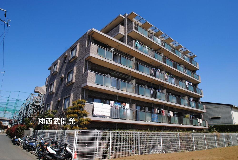 Local appearance photo. Local (11 May 2012) shooting