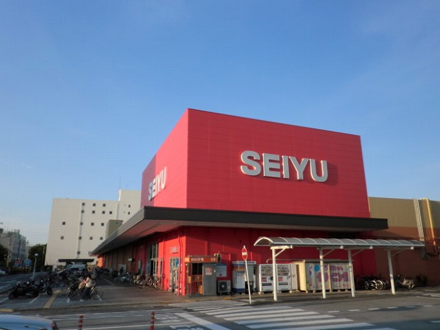 Supermarket. Seiyu to (super) 959m