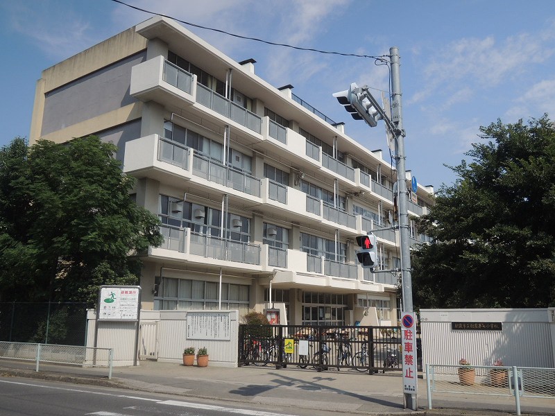 Primary school. 450m to Asaka Municipal seventh elementary school (elementary school)