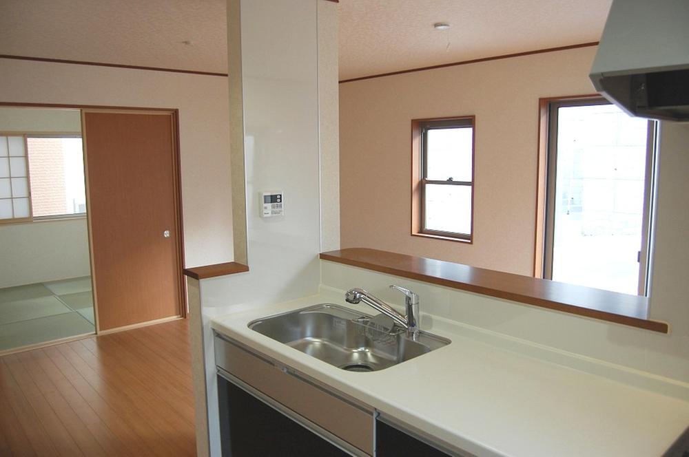 Living.  ☆ LDK and Japanese together spacious living space of about 20 tatami: 7 Building ☆ 