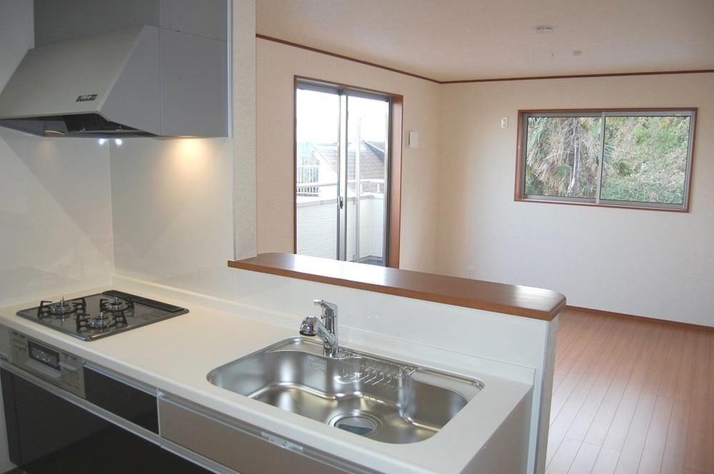 Kitchen.  ☆ 4 Building: face-to-face kitchen overlooking the living room ☆ 
