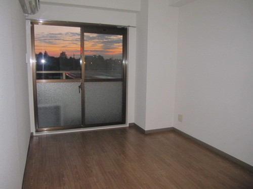 Other room space. Western-style (about 6.0 tatami mats)