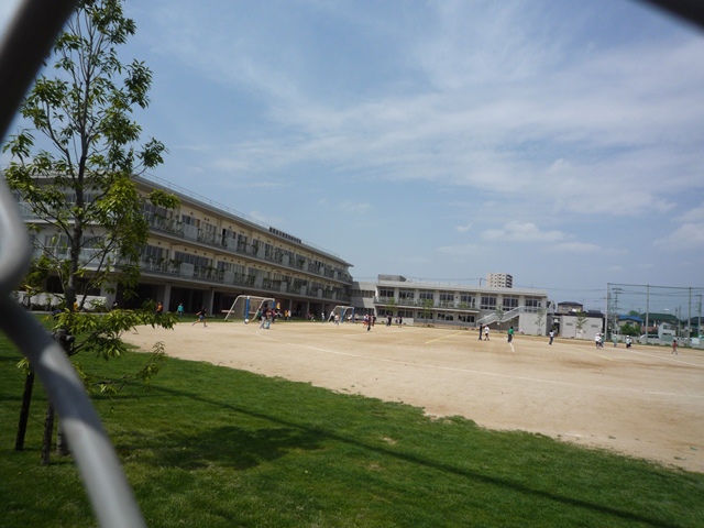 Primary school. 678m to Asaka Municipal Asaka fourth elementary school (elementary school)