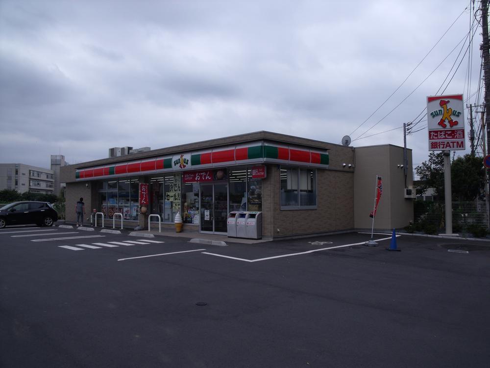 Convenience store. 526m until Thanksgiving