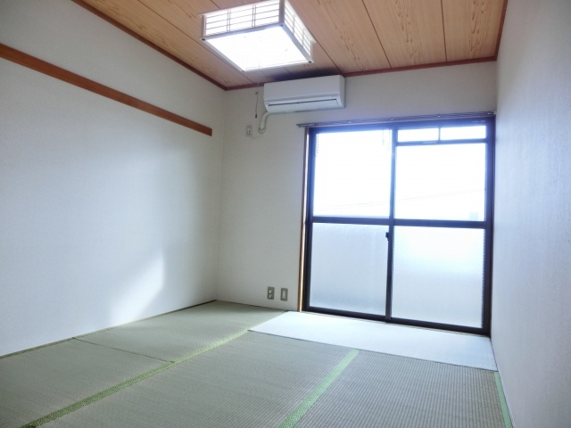 Living and room. Good per sun Japanese-style