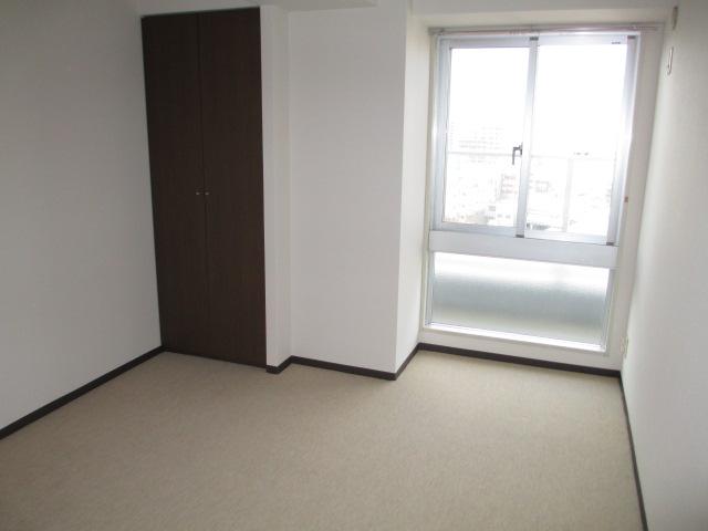 Non-living room. Indoor (12 May 2013) Shooting