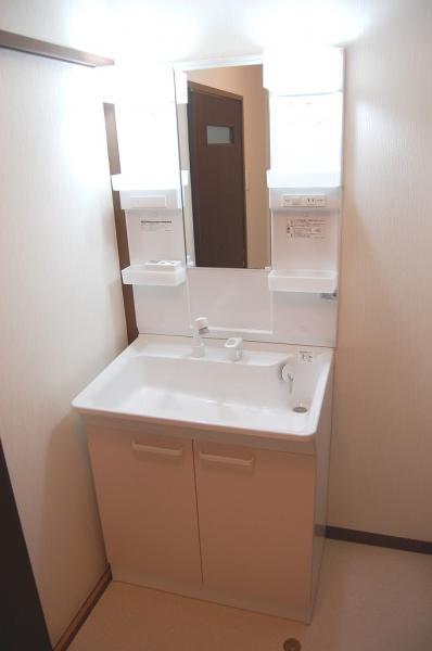 Wash basin, toilet.  ☆ Vanity with happy shower in a busy morning ☆