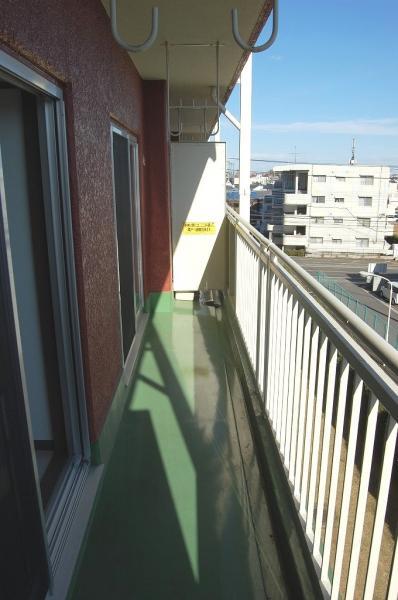 Balcony.  ☆ Good southeast balcony per yang ☆