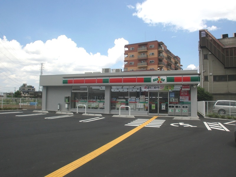 Convenience store. 650m until Thanksgiving (convenience store)