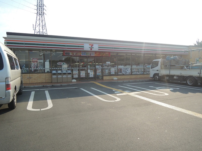 Convenience store. Seven-Eleven (convenience store) to 350m