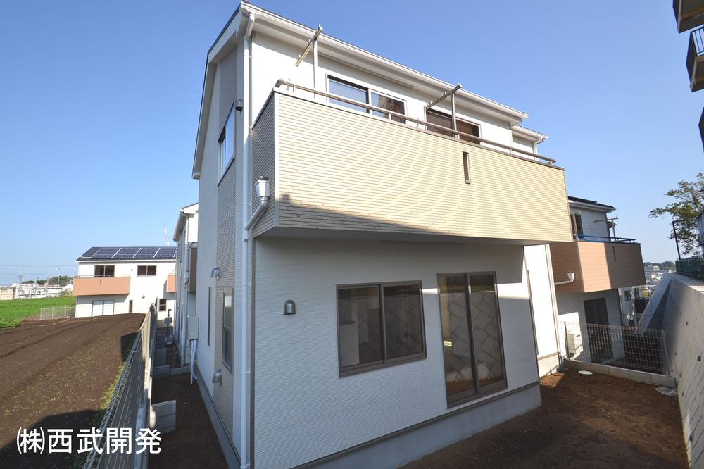 Local appearance photo. Local (12 May 2013) Shooting