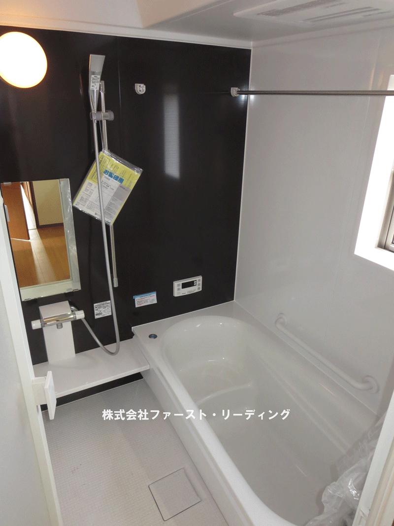 Bathroom.  [15 Building] With bathroom dryer unit bus (11 May 2013) Shooting