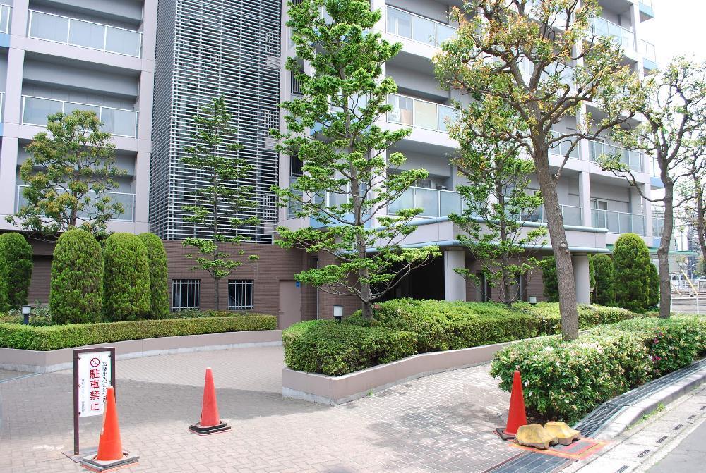 Entrance. Entrance part