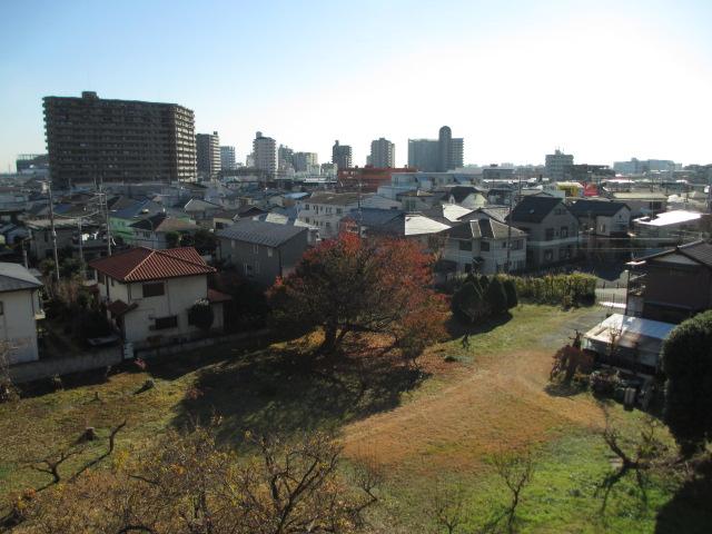 View photos from the dwelling unit. View from the site (December 2013) Shooting