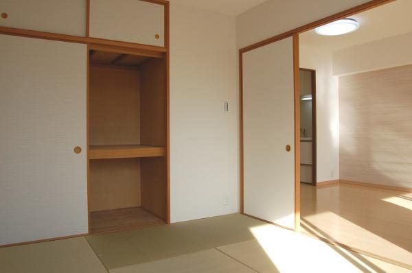 Non-living room.  ☆ Recommend it to a children's playground About 6.0 Pledge Japanese-style room ☆