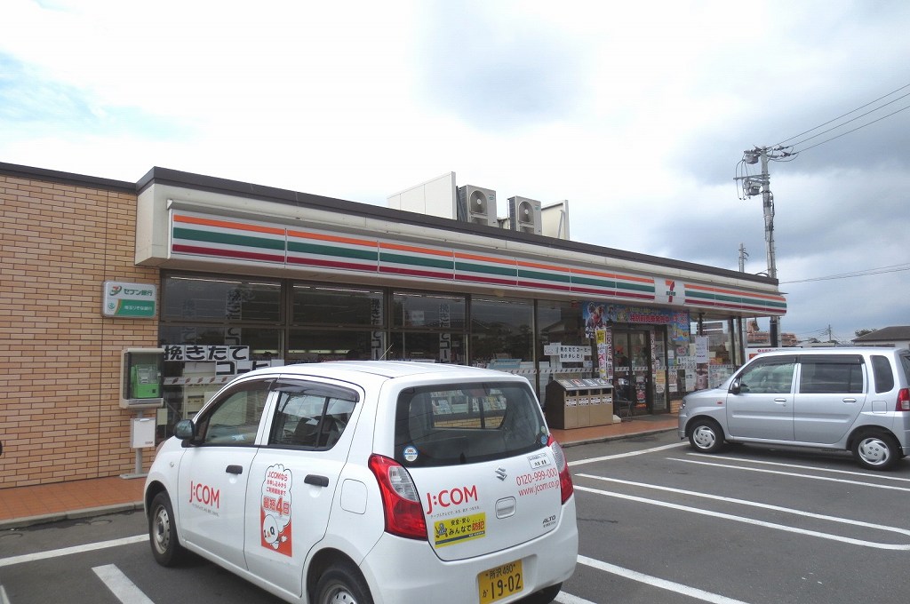 Convenience store. 297m to Seven-Eleven (convenience store)