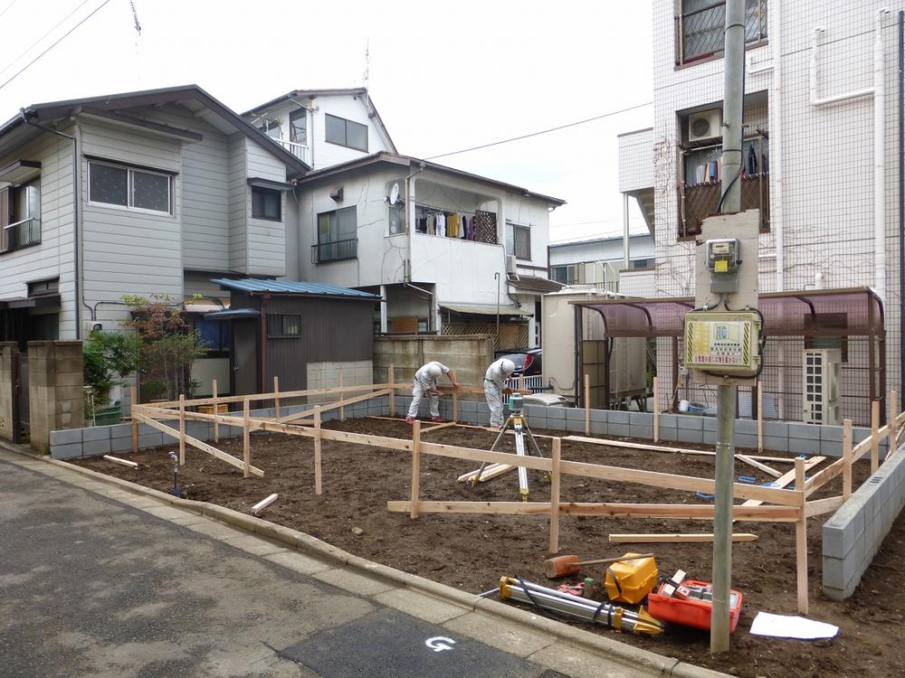 Local appearance photo. Local (10 May 2013) Shooting