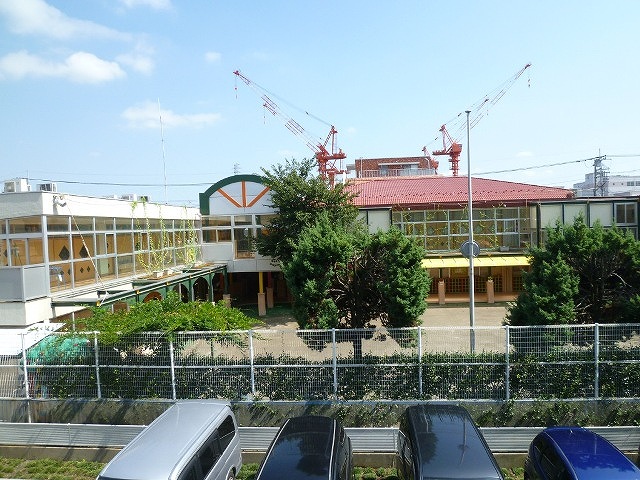 kindergarten ・ Nursery. NAKAYOSHI kindergarten (kindergarten ・ 130m to the nursery)