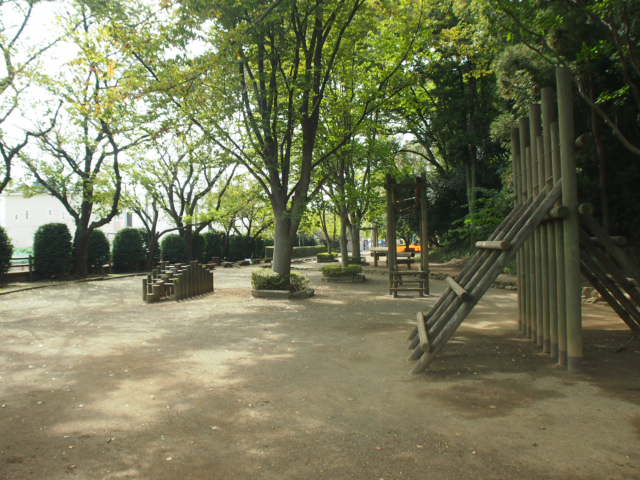 park. Shiroyama 873m to the park (park)