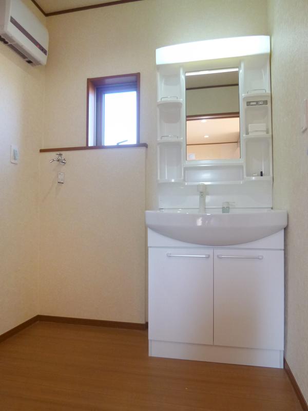 Wash basin, toilet. 15 Building Bathroom vanity