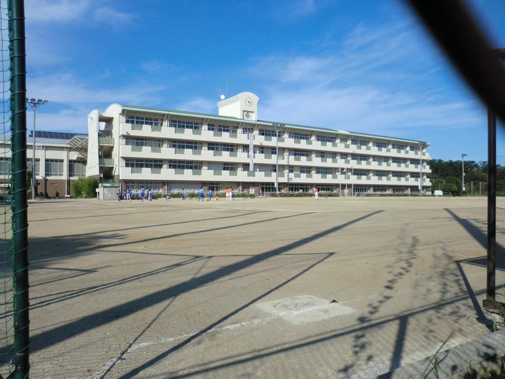Junior high school. Asaka Municipal Asaka 1185m to the first junior high school