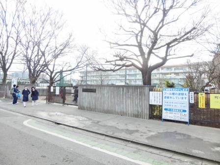 Junior high school. Asaka City Asaka fourth junior high school (junior high school) up to 1694m