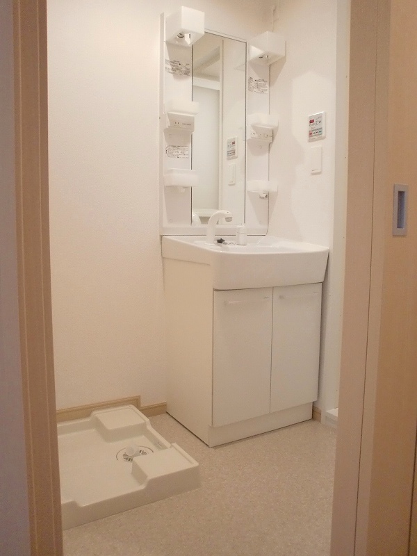 Washroom. It is another property of the same construction company. Please look at the reference