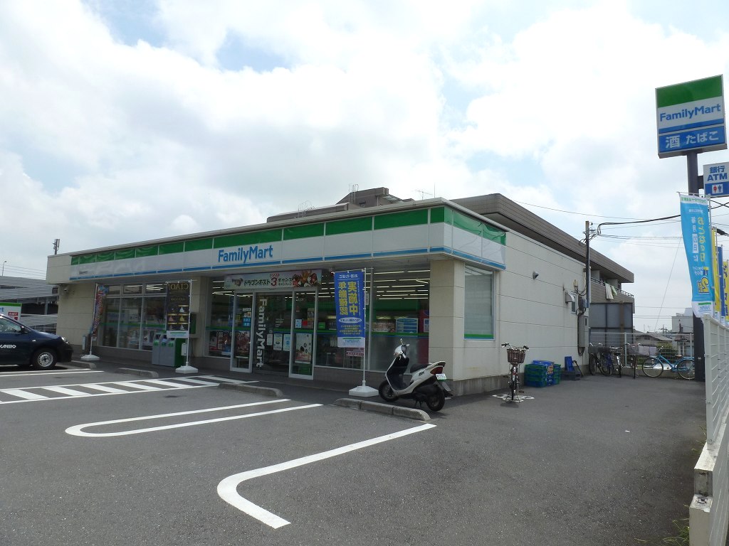 Convenience store. 85m to Family Mart (convenience store)